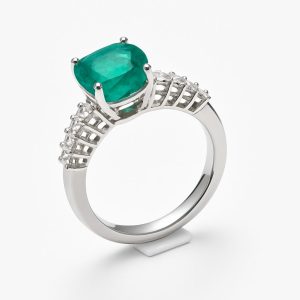 EMERALD WITH DIAMOND RING